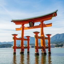 Itsukushima Shrine’s Great Torii: Witness Japan’s Iconic Floating Gate