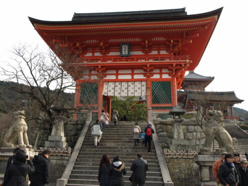 The Architectural Masterpiece of Kiyomizu-dera Temple, Kyoto: A Detailed Introduction